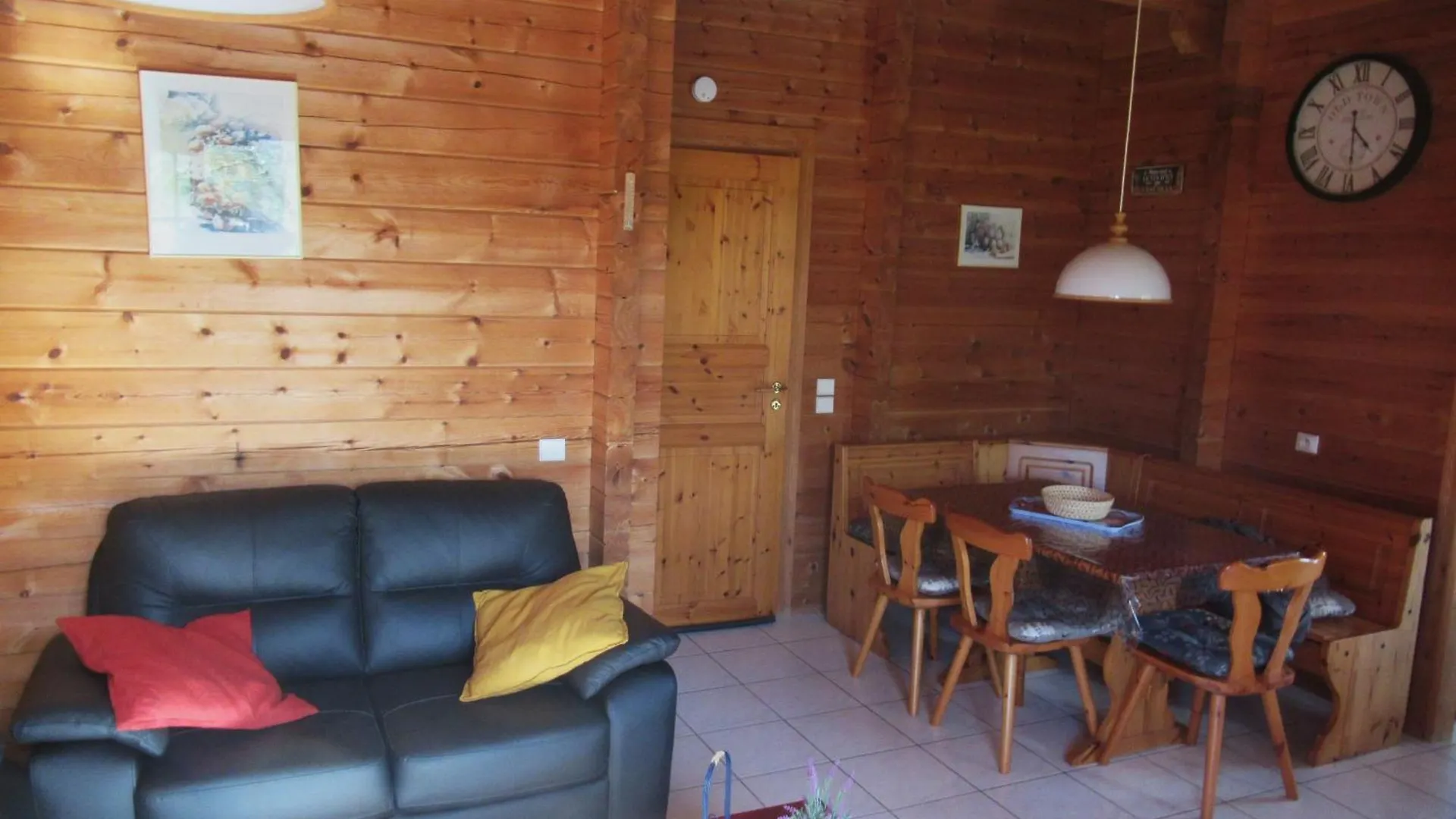 Le Chalet Roy Mauroux  0*, Mauroux (Lot) France