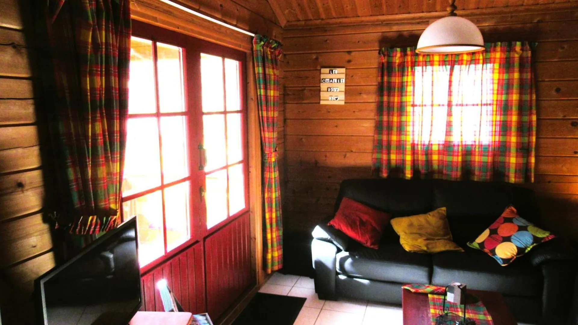 Le Chalet Roy Mauroux   Mauroux (Lot)